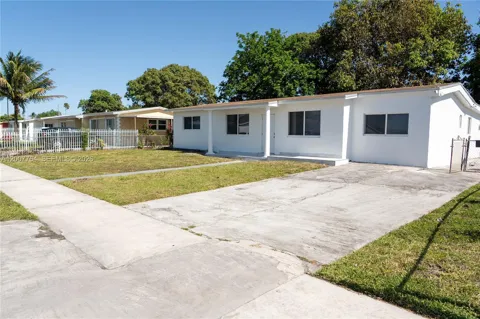 4000 NW 195th St