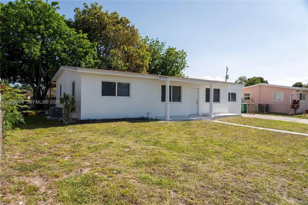 4000 NW 195th St Miami Gardens, FL 33055