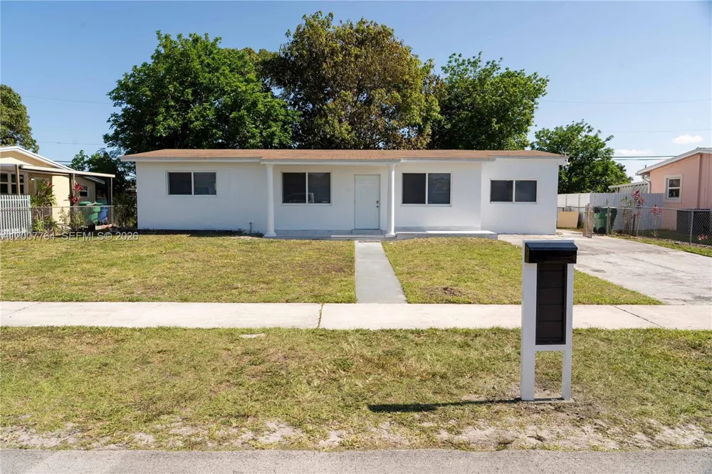 4000 NW 195th St Miami Gardens, FL 33055