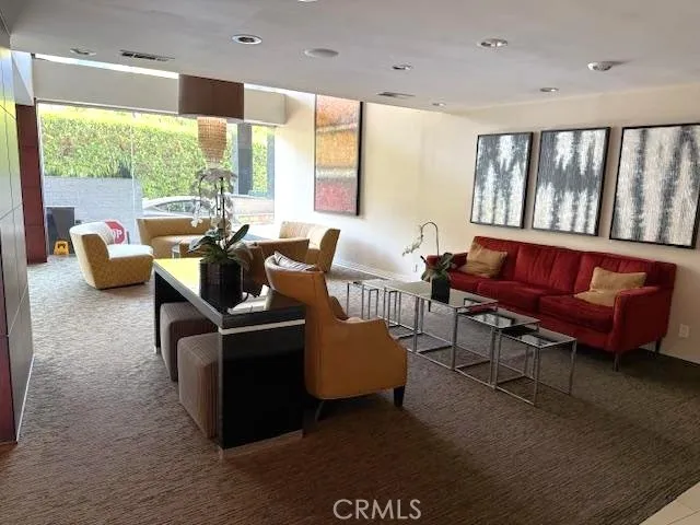 7250 Franklin #1111 Hollywood Hills, CA 90046