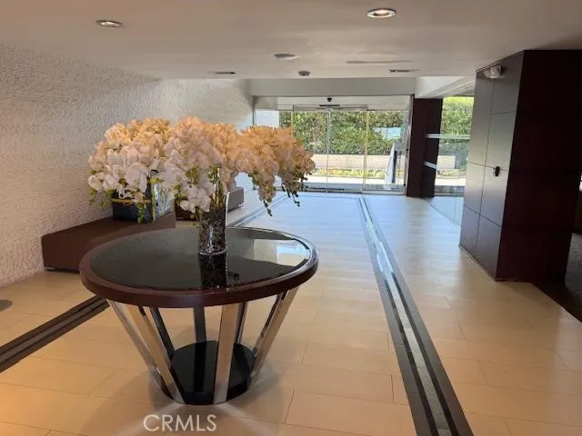 7250 Franklin #1111 Hollywood Hills, CA 90046