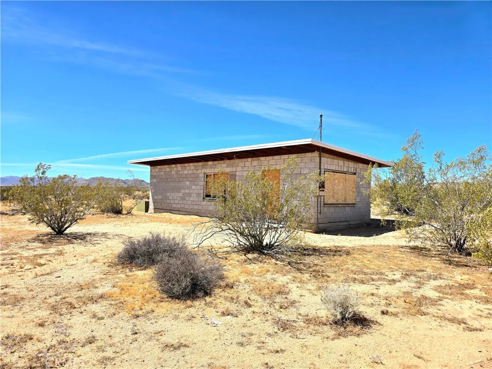 1440 Mcgarry Joshua Tree, CA 92252