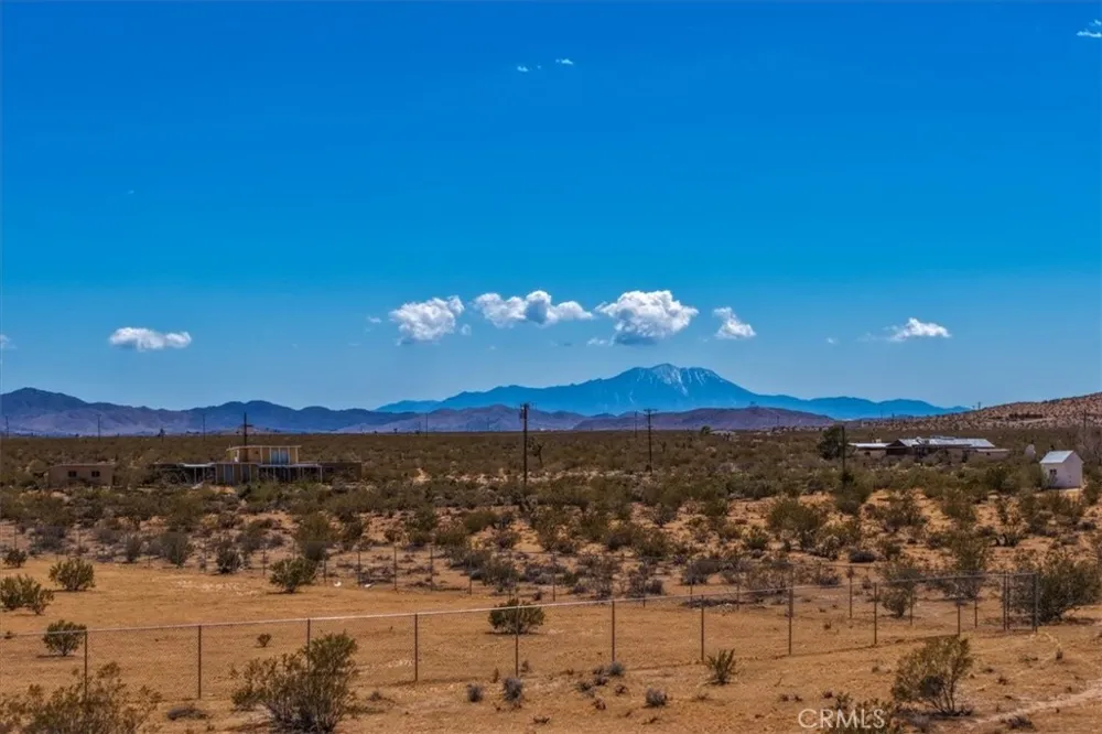 1440 Mcgarry Joshua Tree, CA 92252