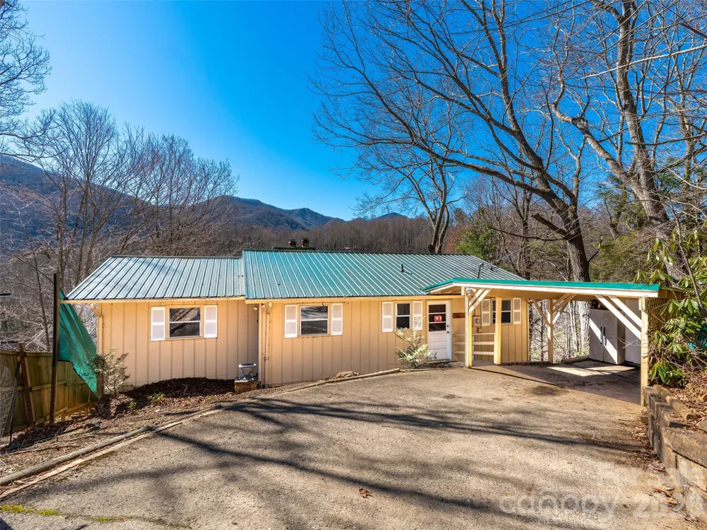 174 Pleasant Ridge Maggie Valley, NC 28751