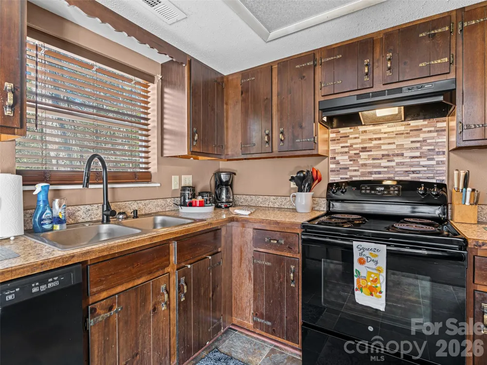 174 Pleasant Ridge Maggie Valley, NC 28751