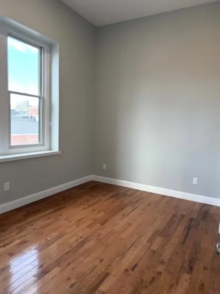 38 MILL ST Paterson, NJ 07501