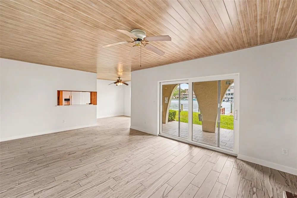 546 PLAZA SEVILLE COURT #85 Treasure Island, FL 33706
