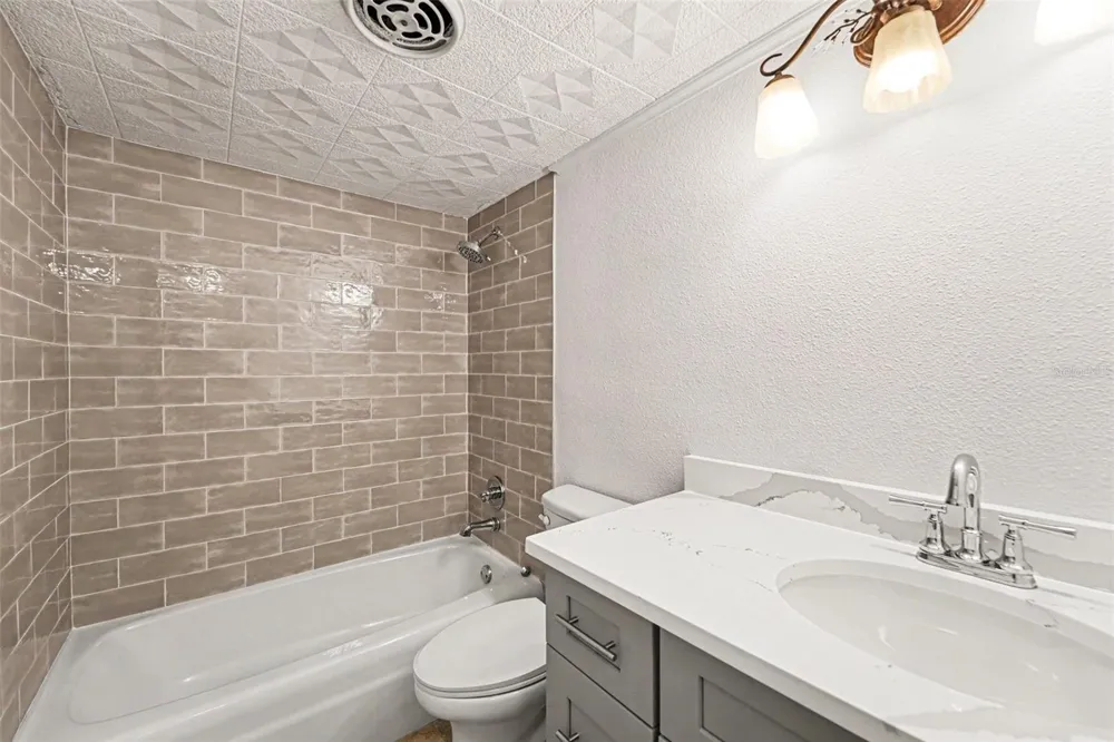 546 PLAZA SEVILLE COURT #85 Treasure Island, FL 33706