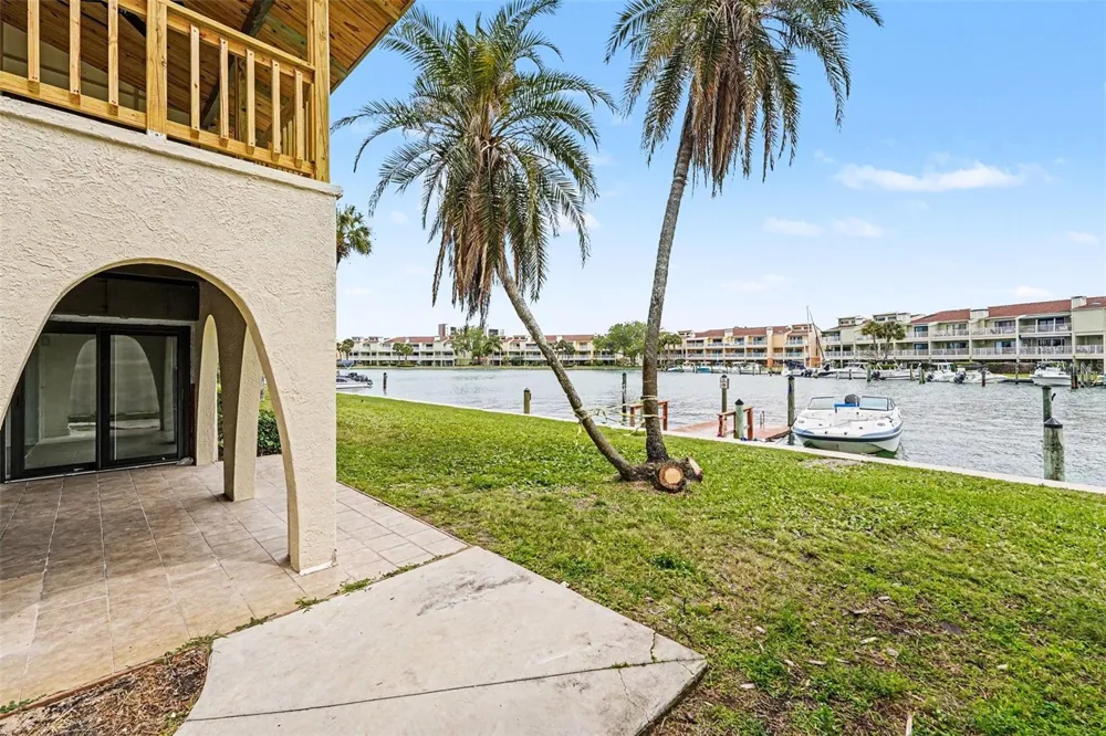 546 PLAZA SEVILLE COURT #85 Treasure Island, FL 33706