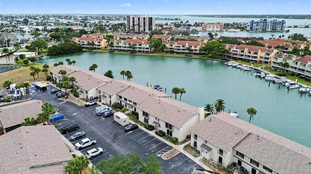 546 PLAZA SEVILLE COURT #85 Treasure Island, FL 33706