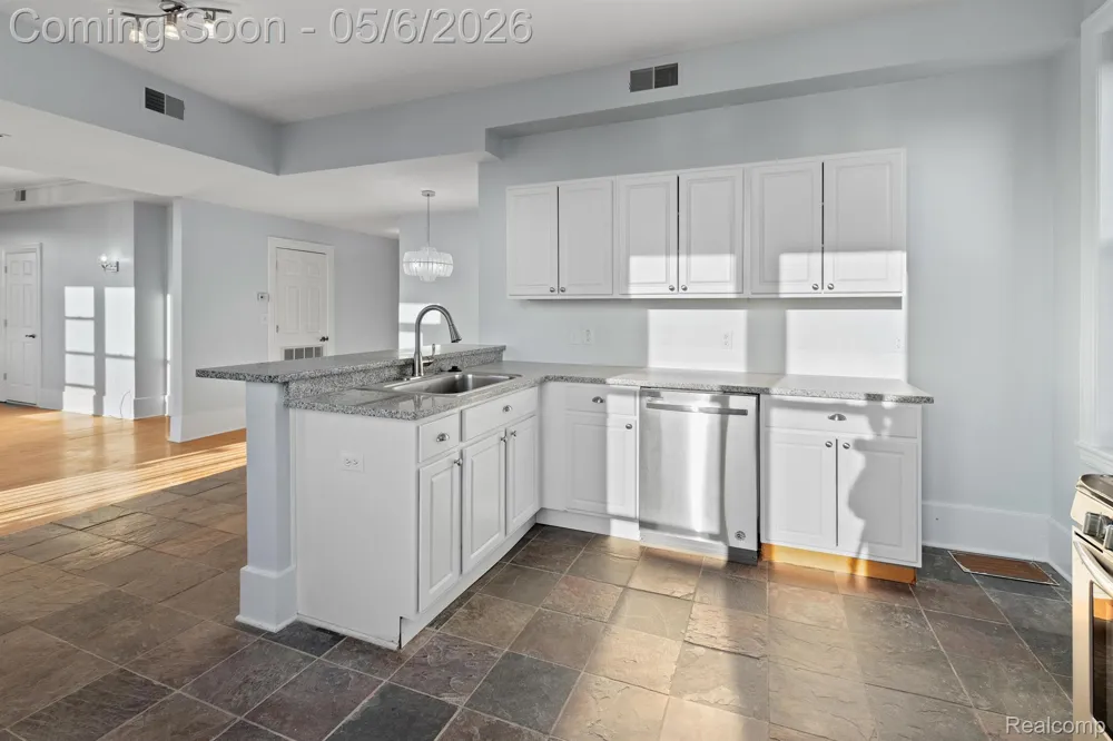 2900 E Jefferson Avenue #A600 Detroit City, MI 48207
