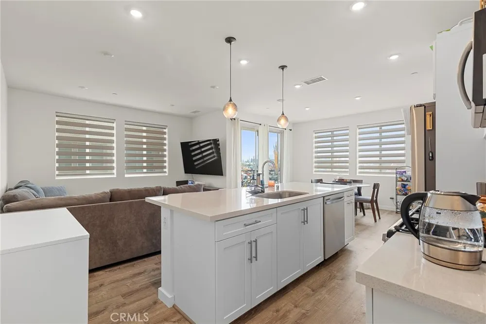 1560 TOPEKA #7 Placentia, CA 92870