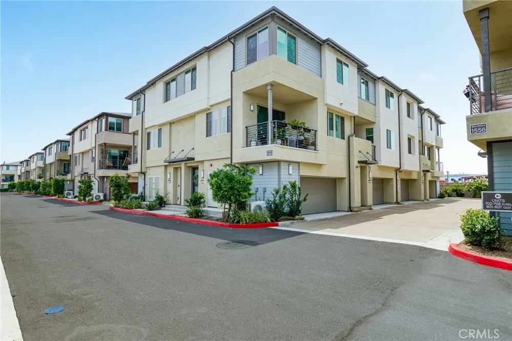 1560 TOPEKA #7 Placentia, CA 92870