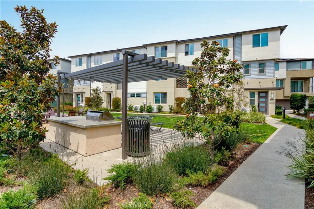 1560 TOPEKA #7 Placentia, CA 92870
