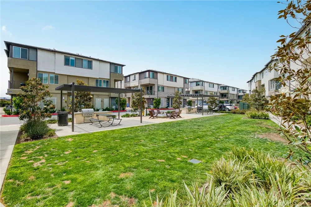 1560 TOPEKA #7 Placentia, CA 92870