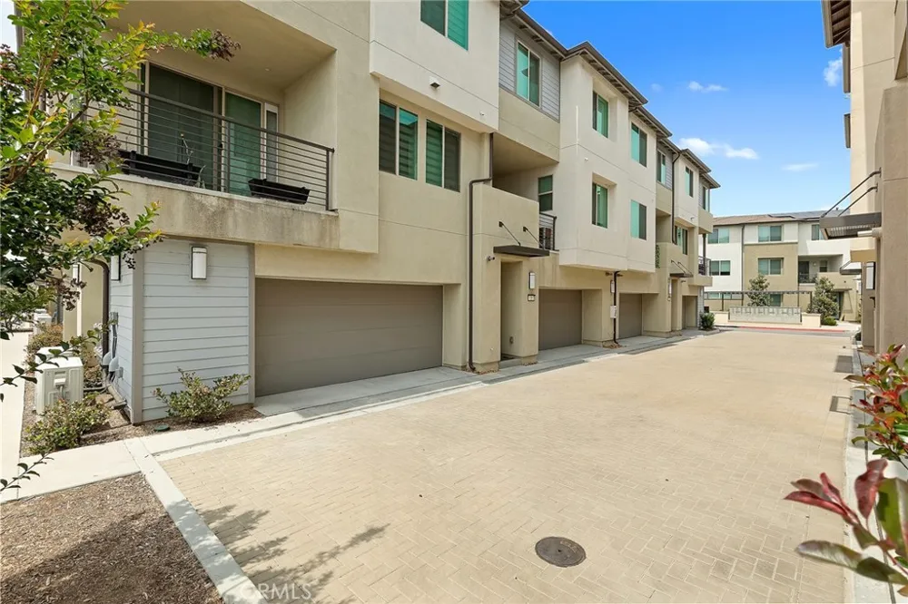 1560 TOPEKA #7 Placentia, CA 92870