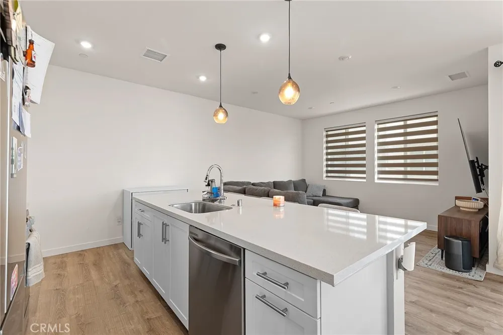 1560 TOPEKA #7 Placentia, CA 92870