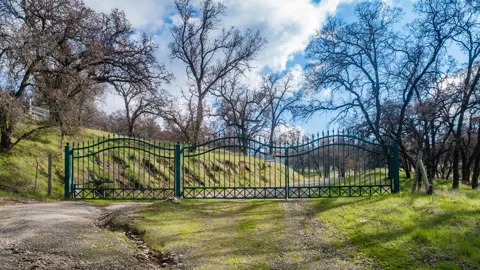 1 Watts Valley Road