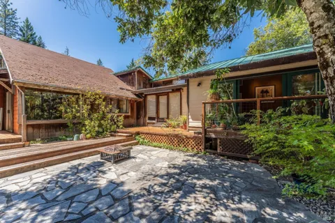 19155 Scenic Drive
