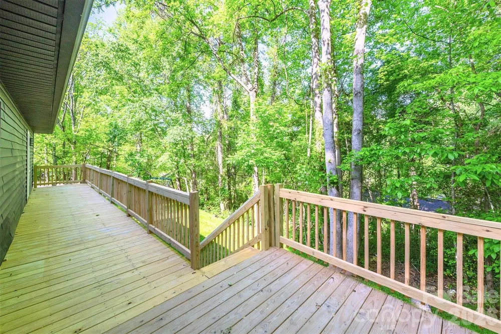 4 Smokey Mountain Drive Swannanoa, NC 28778