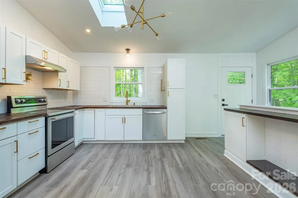 4 Smokey Mountain Drive Swannanoa, NC 28778