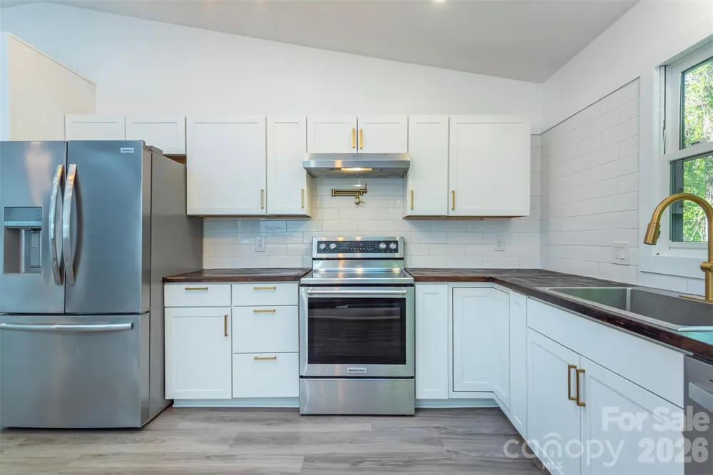 4 Smokey Mountain Drive Swannanoa, NC 28778