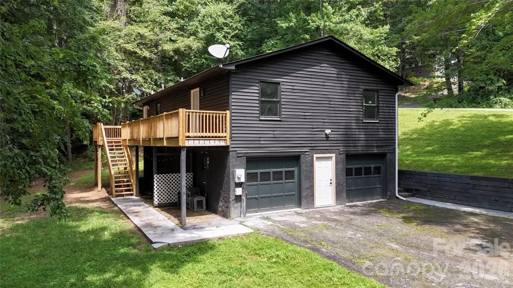 4 Smokey Mountain Drive Swannanoa, NC 28778