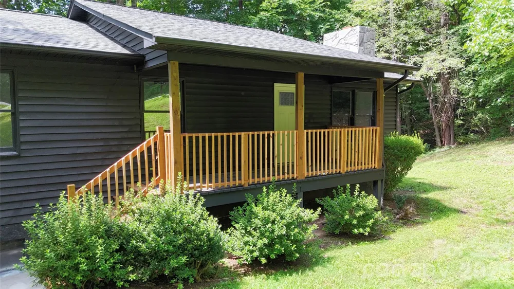 4 Smokey Mountain Drive Swannanoa, NC 28778