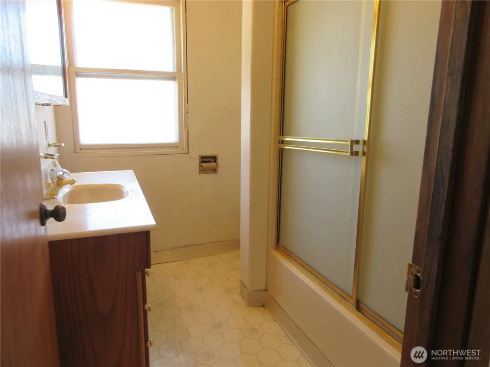 148 Portland Street Republic, WA 99166