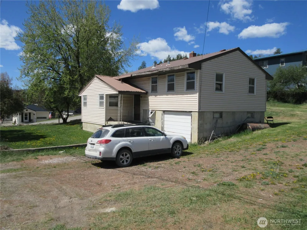 148 Portland Street Republic, WA 99166
