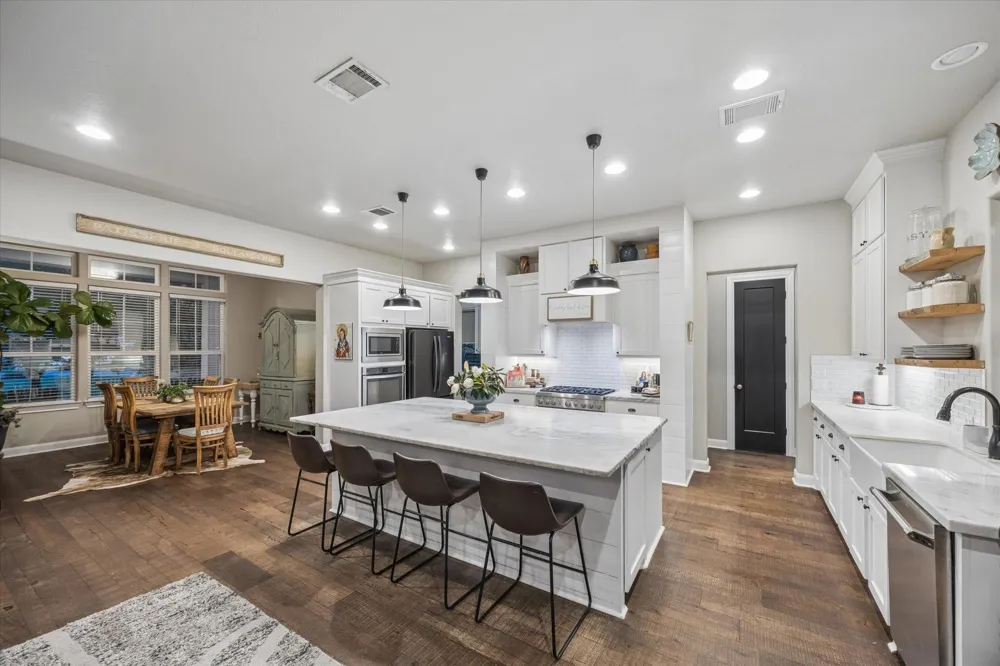 1815 Charter Street Columbus, TX 78934