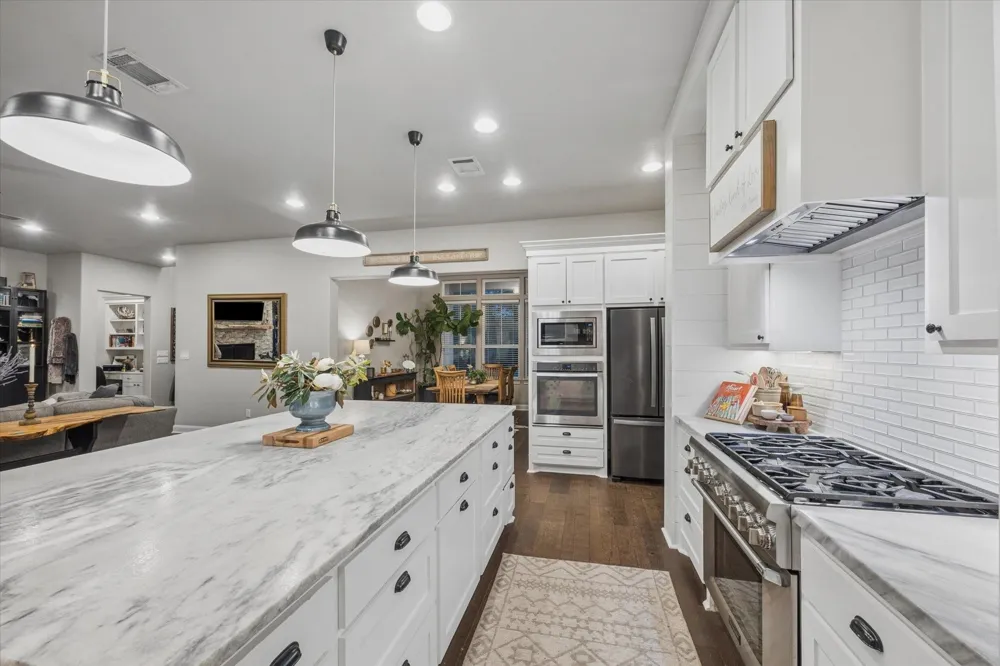 1815 Charter Street Columbus, TX 78934