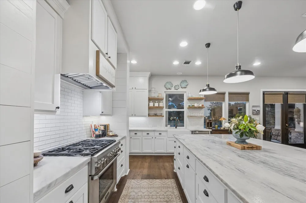 1815 Charter Street Columbus, TX 78934
