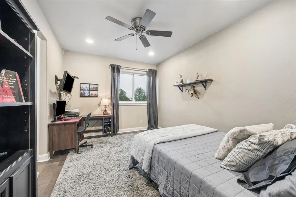 1815 Charter Street Columbus, TX 78934