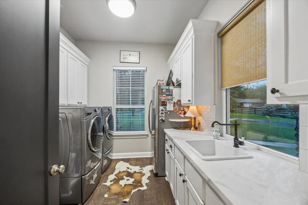 1815 Charter Street Columbus, TX 78934