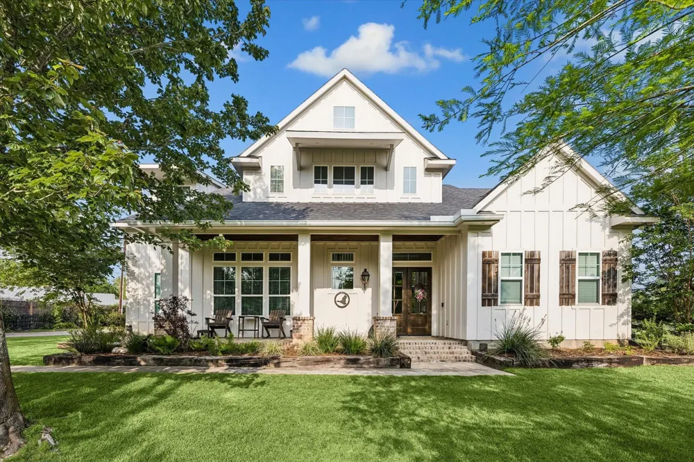 1815 Charter Street Columbus, TX 78934