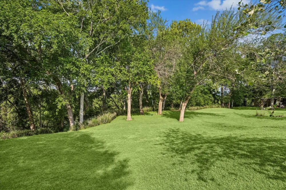 1815 Charter Street Columbus, TX 78934