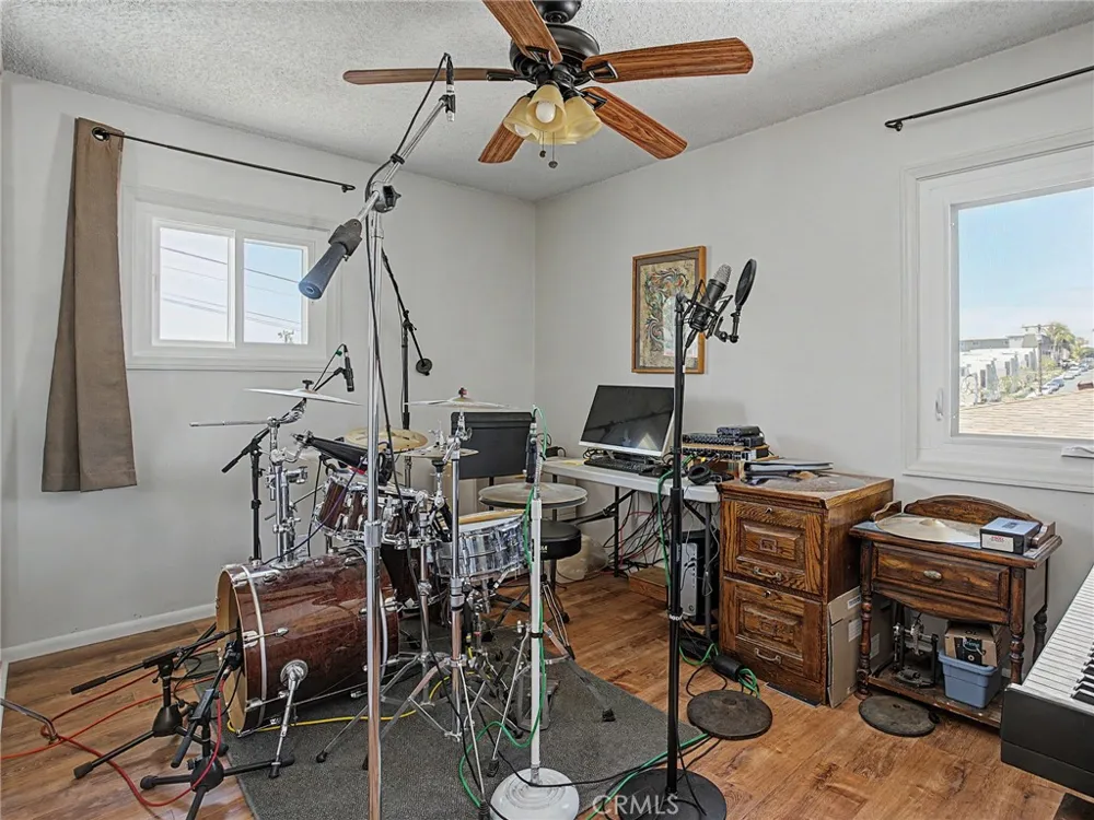 203 E Sycamore Avenue El Segundo, CA 90245