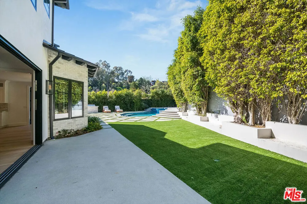 1348 Marinette Road Pacific Palisades, CA 90272