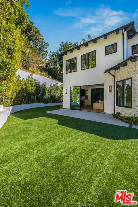 1348 Marinette Road Pacific Palisades, CA 90272
