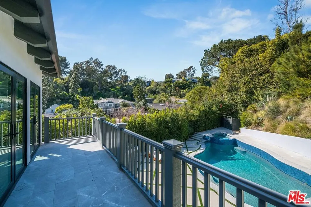 1348 Marinette Road Pacific Palisades, CA 90272