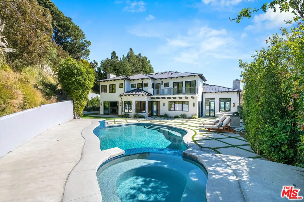 1348 Marinette Road Pacific Palisades, CA 90272