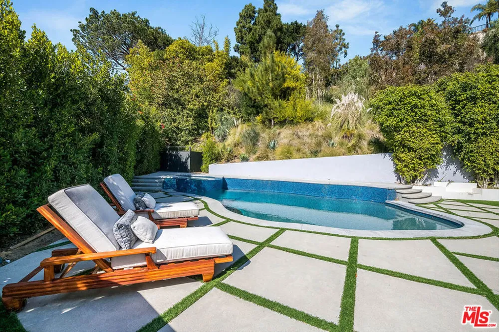 1348 Marinette Road Pacific Palisades, CA 90272