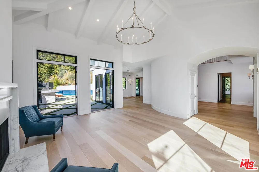 1348 Marinette Road Pacific Palisades, CA 90272