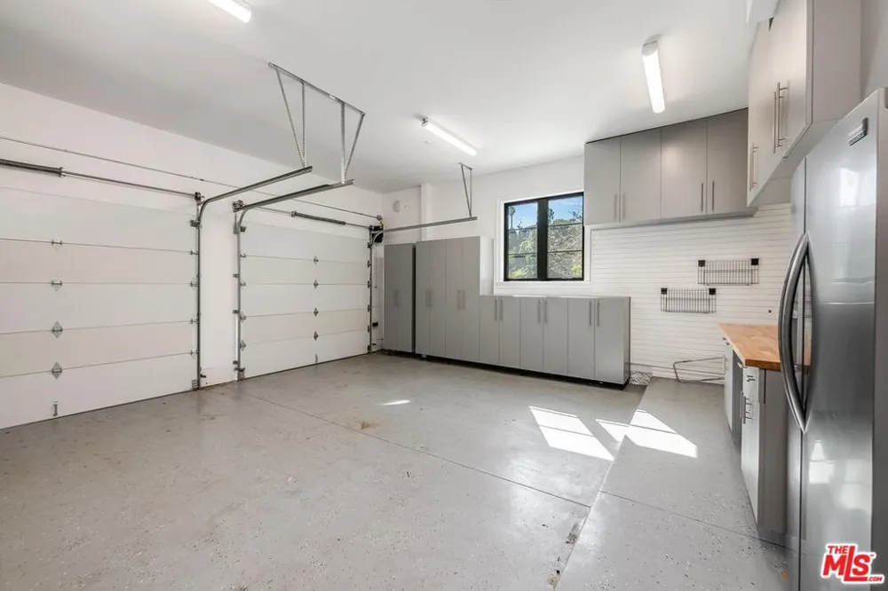 1348 Marinette Road Pacific Palisades, CA 90272