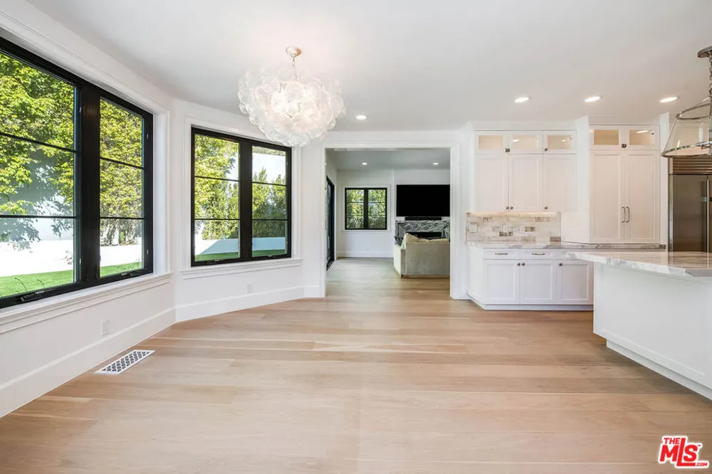 1348 Marinette Road Pacific Palisades, CA 90272