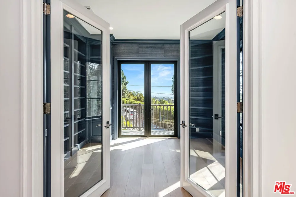 1348 Marinette Road Pacific Palisades, CA 90272