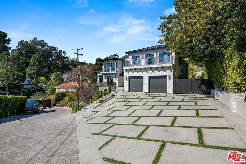 1348 Marinette Road Pacific Palisades, CA 90272