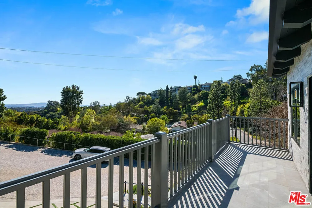 1348 Marinette Road Pacific Palisades, CA 90272