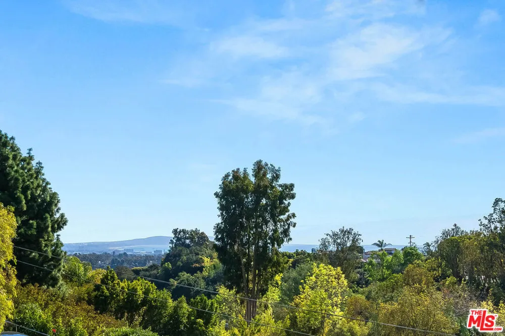 1348 Marinette Road Pacific Palisades, CA 90272